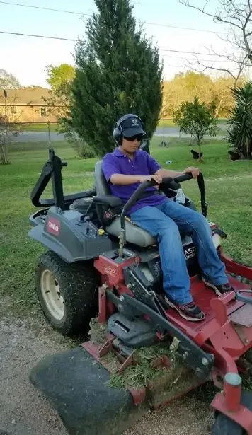 Expert landscaping services in Alvin, TX by Arturo's Lawn Care & Landscaping