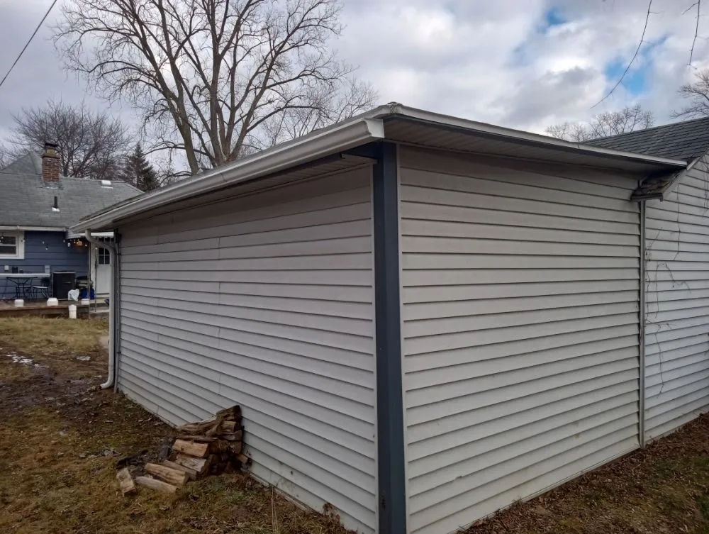 Reliable lawn mowing service in Redford Charter Township, MI - Artwork at work Construction Services