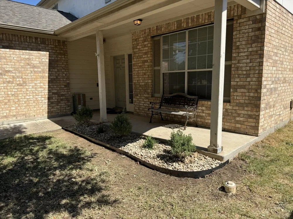 Professional garden landscaping in Manor, TX - Arty's Landscaping