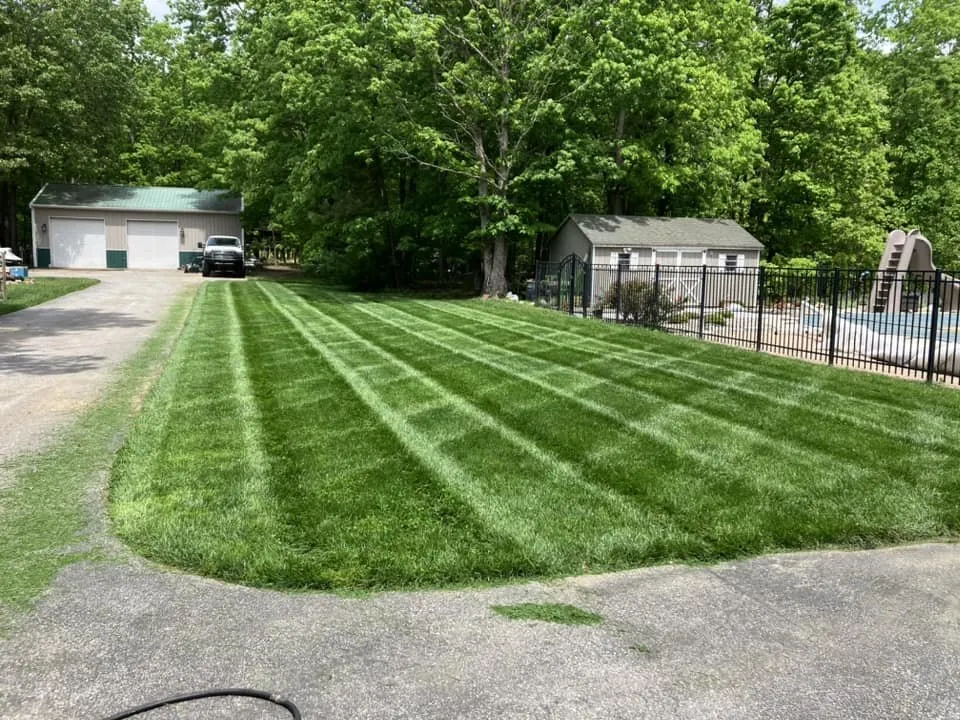 Top-rated yard cleanup service for beautiful yards across Vineland, NJ - Arv Landscaping