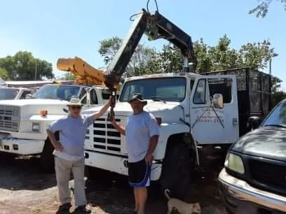 Ary's Tree Service & Lawn Care Logo