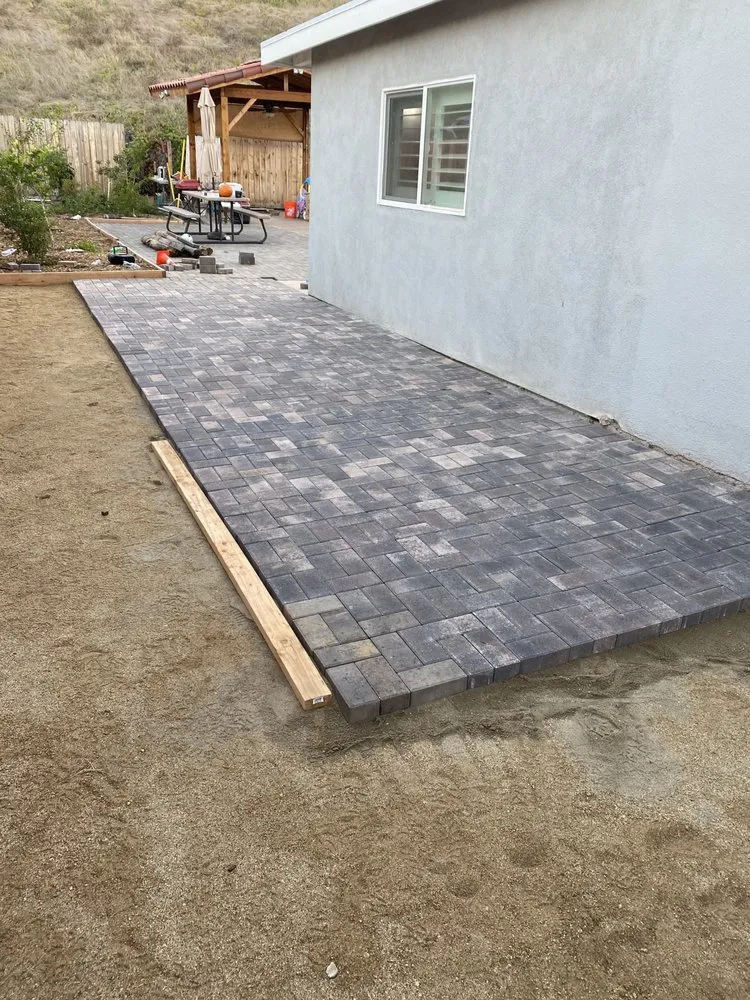 Professional garden landscaping in San Diego, CA - Arzola’s Landscaping & Maintenance