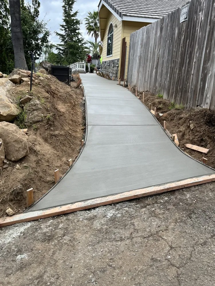 Reliable lawn care service for homes across Temecula, CA - A's Arbor Care & Landscape