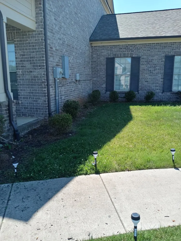 Professional lawn mowing service in Murfreesboro, TN - Ashford Landscapes