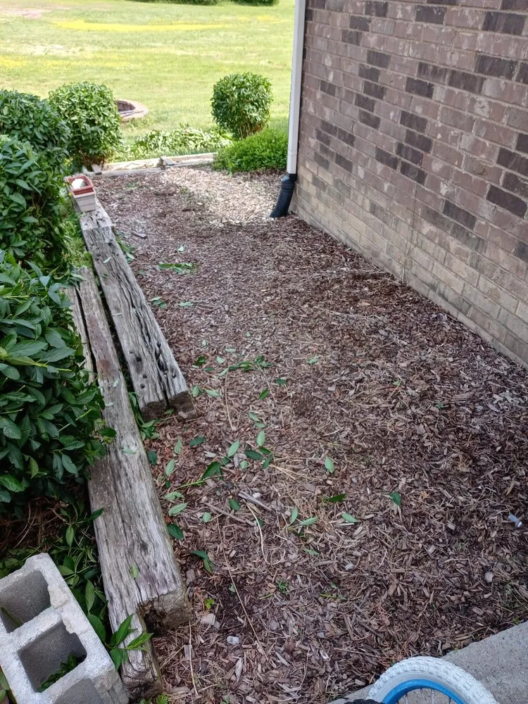 Professional lawn mowing service in Murfreesboro, TN by Ashford Landscapes