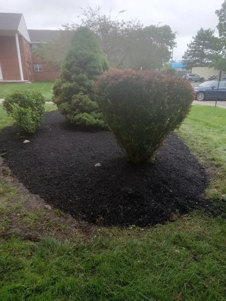 Affordable garden landscaping for beautiful yards across Rochester, NY - Ashford Landscapings