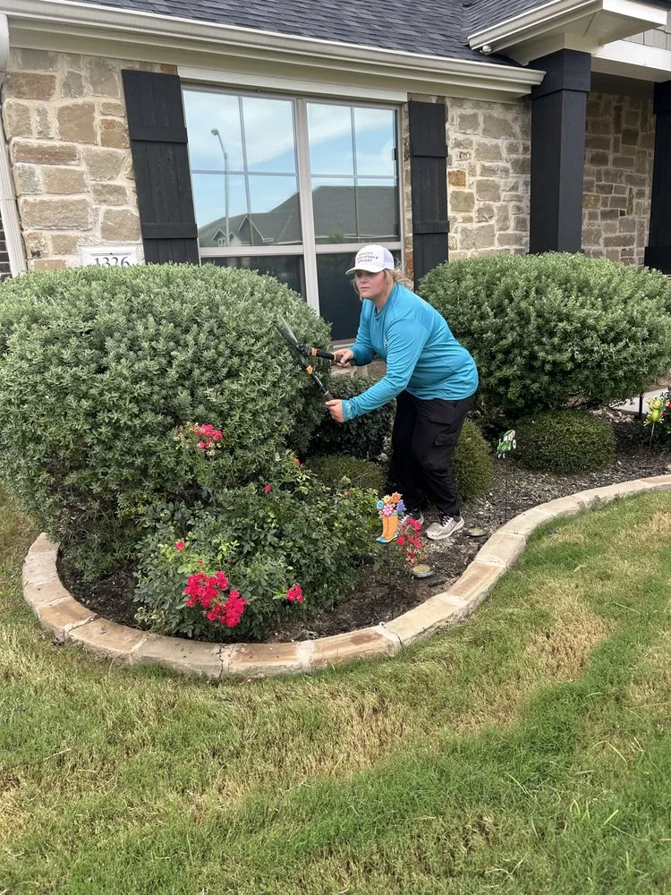Professional landscaping services in Gatesville, TX by Ashley’s Landscaping & Services