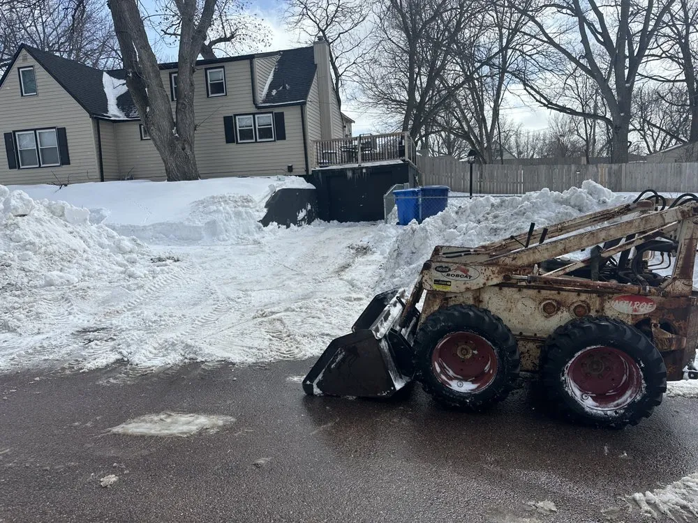 Top-rated lawn care service in Sioux Falls, SD by Ashton Olesen