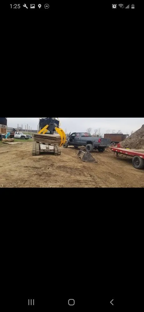 Expert outdoor landscaping in Spencerville, IN by Ashtyns Hauling