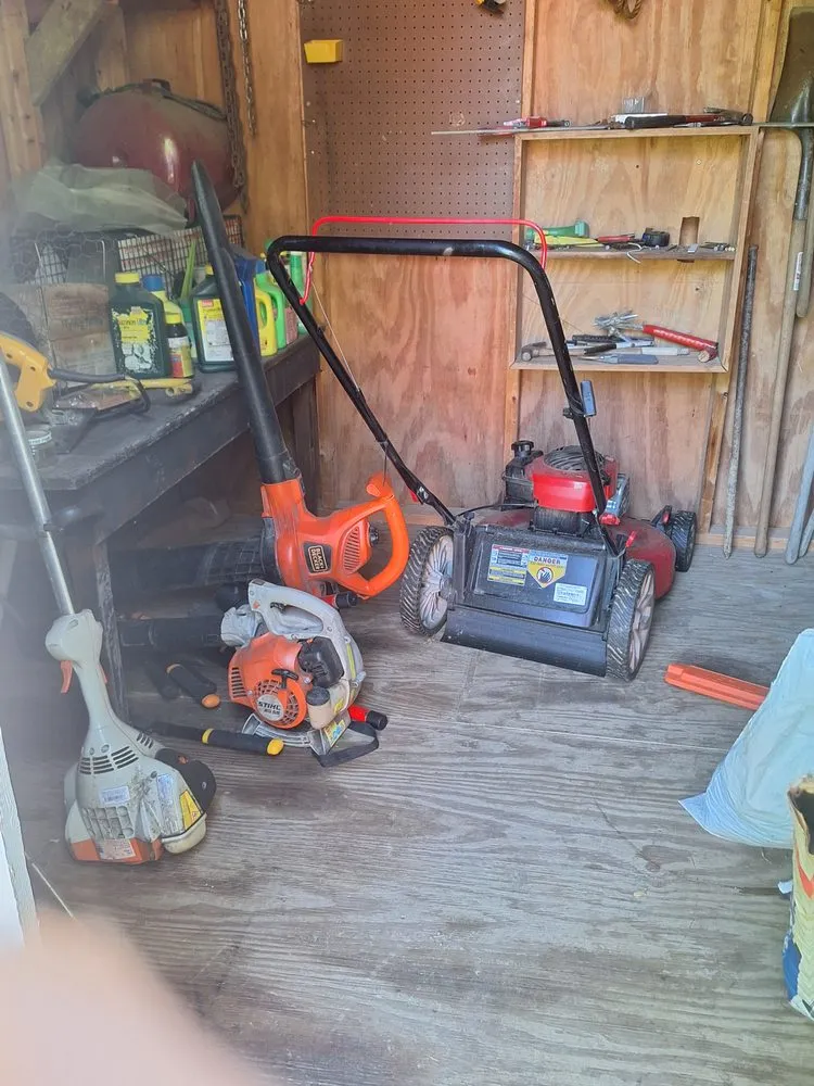 Local yard cleanup service experts serving Owensboro, KY - Ask Jake