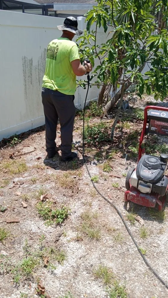 Professional lawn mowing service in Bradenton, FL - Ask Me How