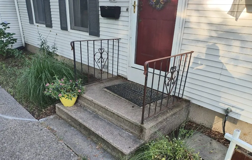 Top-rated lawn mowing service in Enfield, CT by ASL Outdoor Services