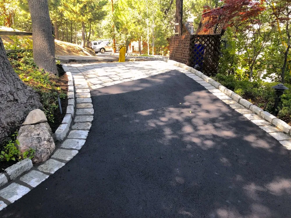 Top-rated landscaping services with custom design in Lake Arrowhead, CA by Aspen Construction