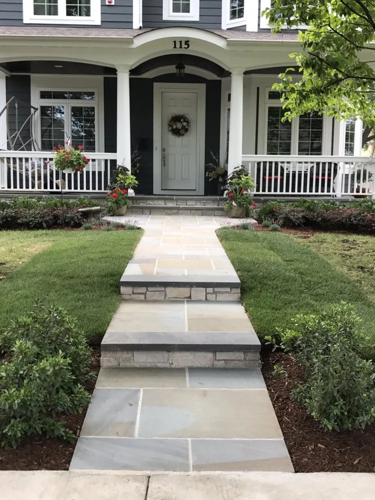 Reliable yard maintenance in Grayslake, IL by Aspen Landscapes