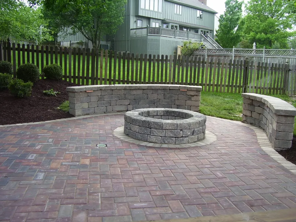 Top-rated lawn mowing service in Olathe, KS - Aspen Lawn & Pest Control