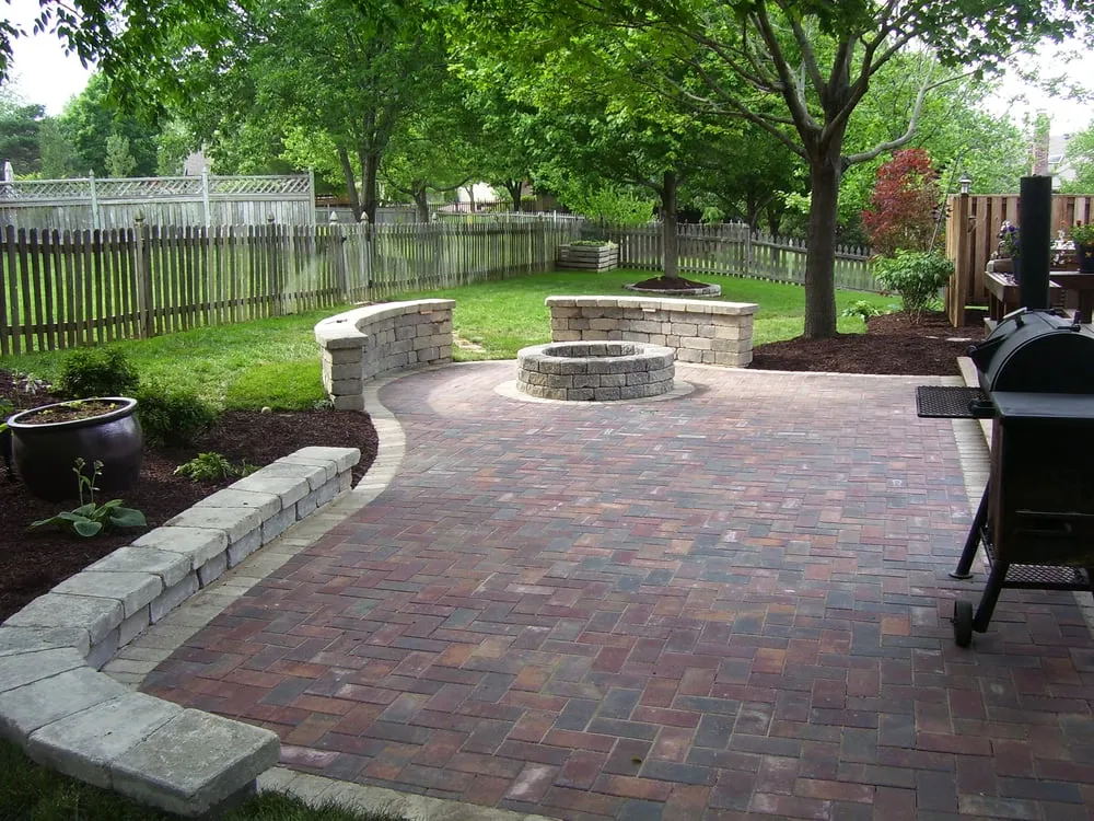 Top-rated yard cleanup service in Olathe, KS by Aspen Lawn & Pest Control