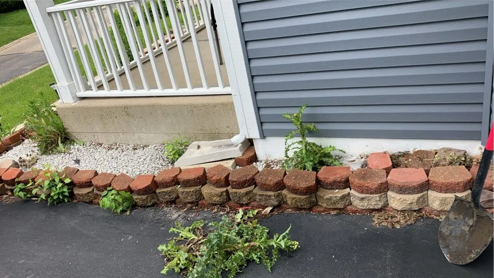 Affordable outdoor landscaping experts serving North Aurora, IL - ASR Creative Flower Bed Specialist