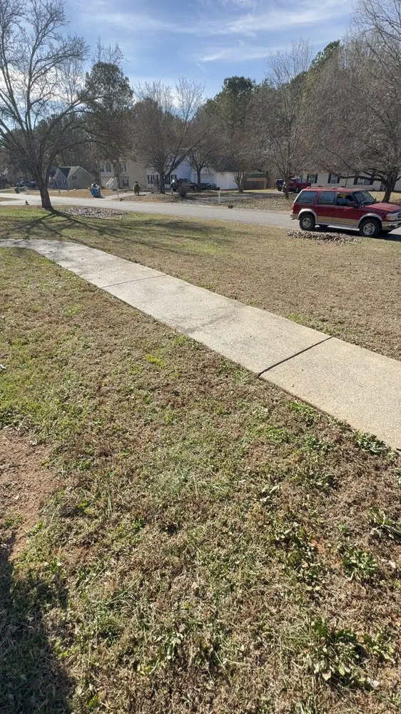 Affordable yard maintenance near you in Acworth, GA by Astla Outdoor Services