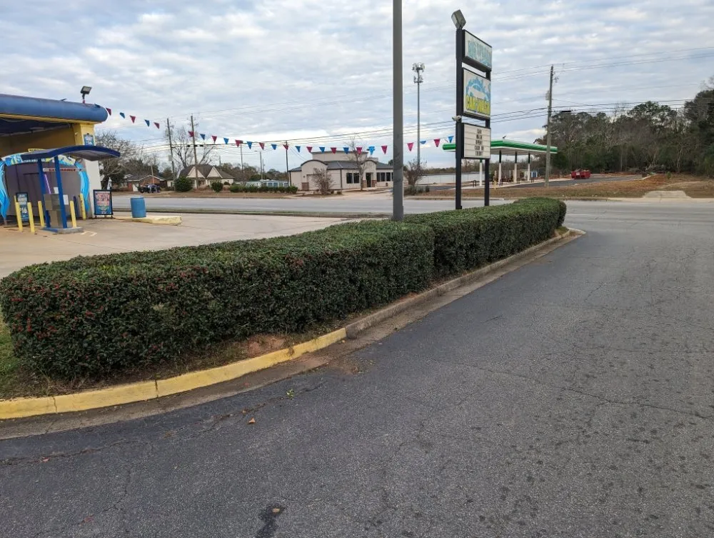 Professional landscaping services near you in Warner Robins, GA by A&T Lawncare Service