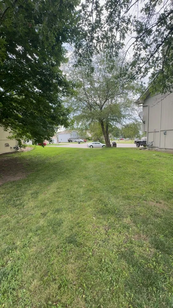 Trusted lawn care service in Warrensburg, MO - A&T Precision Lawn Care