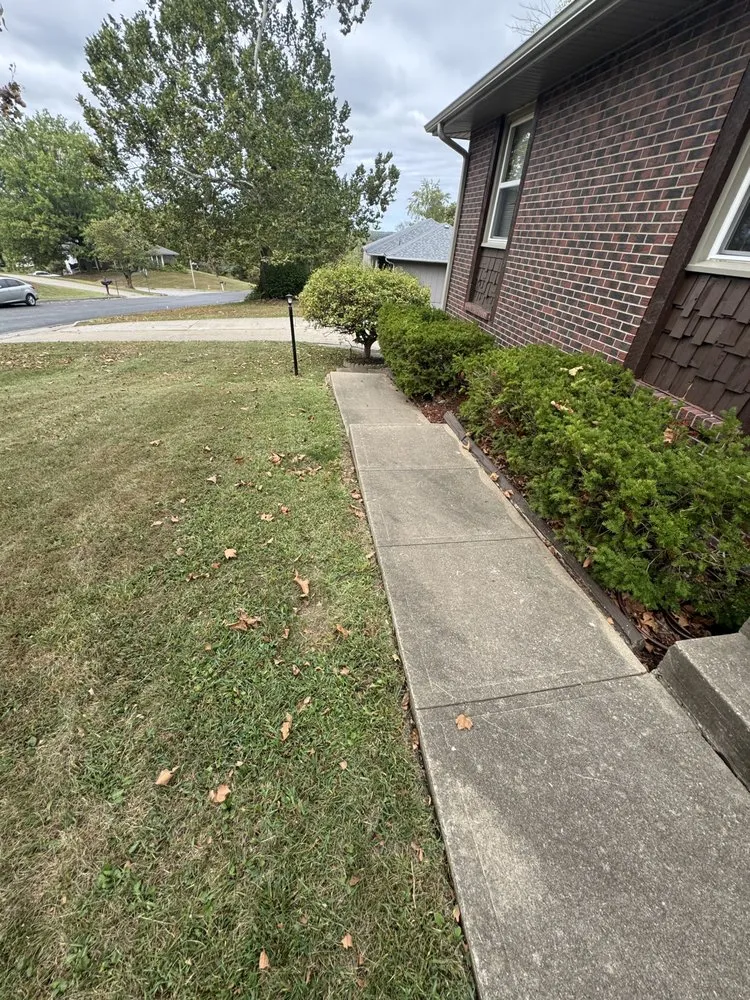 Trusted garden landscaping for homes in Warrensburg, MO by A&T Precision Lawn Care