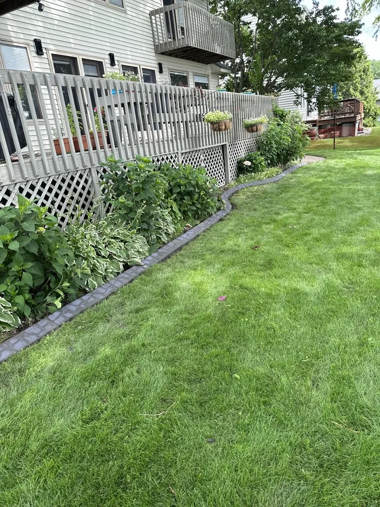 Custom yard maintenance experts serving Madison, WI - A&T Scapes