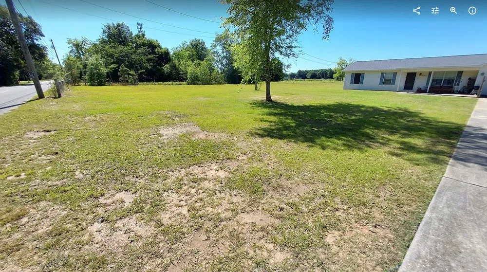 Top-rated residential landscaping in Cantonment, FL - At The Cornerstone