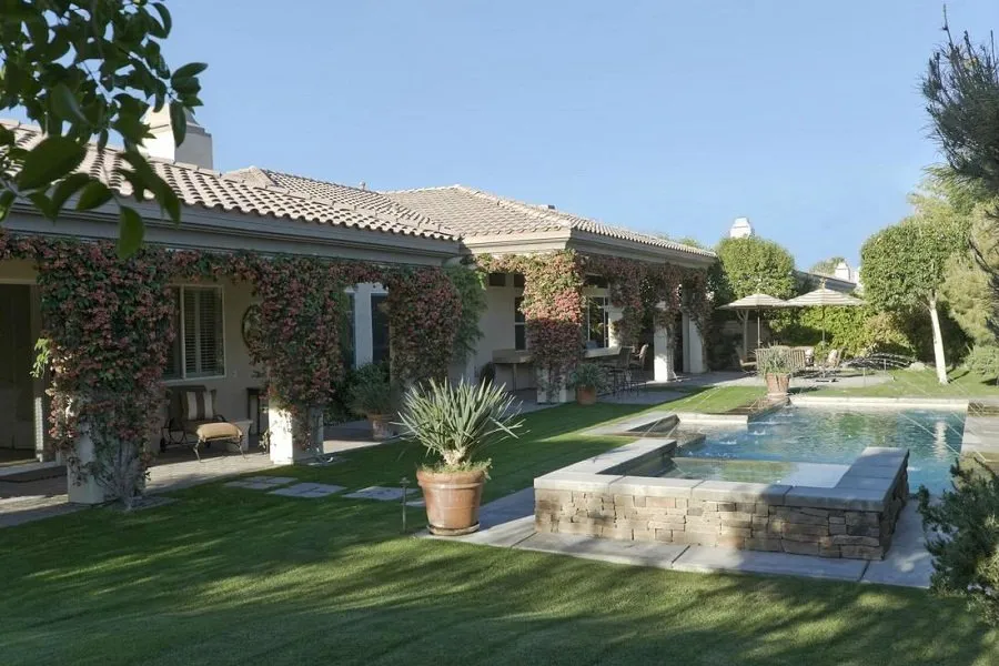 Reliable lawn mowing service in Atascocita, TX by Atascocita Landscapers