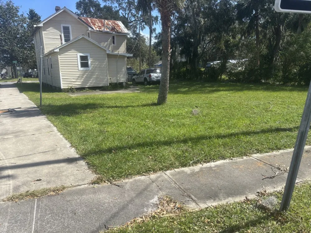 Custom garden landscaping for beautiful yards in New Smyrna Beach, FL by Athletic Lawn Care