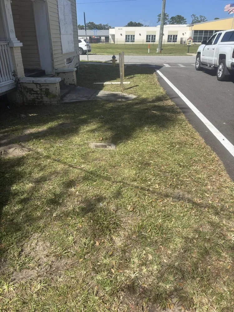 Trusted lawn mowing service near you in New Smyrna Beach, FL by Athletic Lawn Care