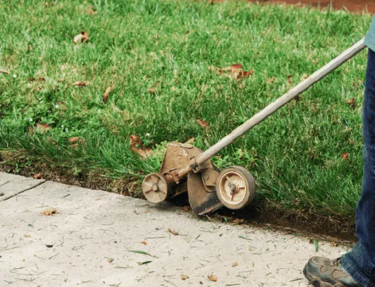 Trusted yard maintenance for beautiful yards in Cleveland, TX by Atkinson lawn care