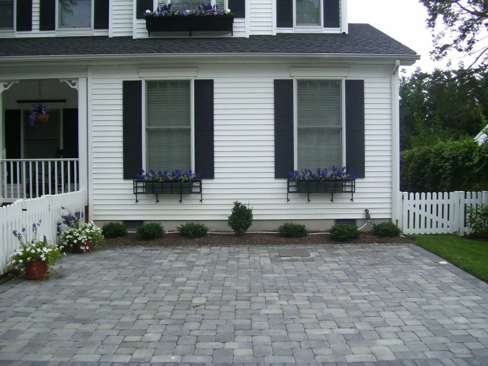 Professional yard cleanup service near you in Wilmington, DE by Atlantic Landscape Company
