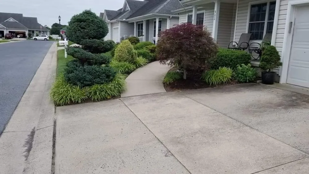 Custom lawn mowing service in Salisbury, MD - Atlantic Landscapes