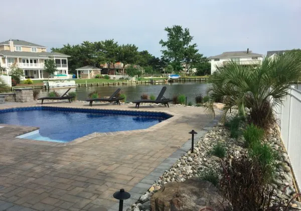 Expert outdoor landscaping experts serving Yorktown, VA - Atlantis Patios & Outdoor Lighting