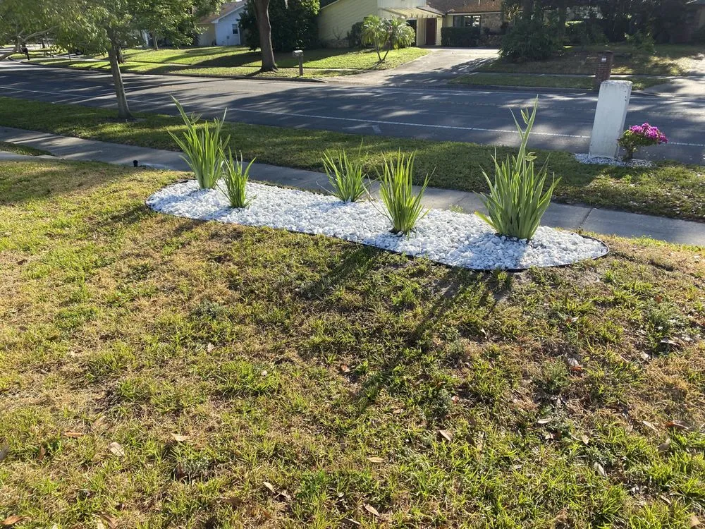 Custom garden landscaping for homes in Orlando, FL by Attention 2 Detail Landscaping and Maintenance