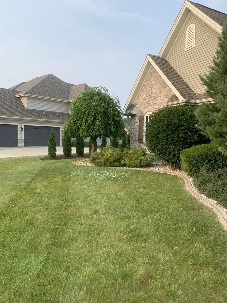 Custom landscape design experts serving West Allis, WI - Aubree’s Botanical’s