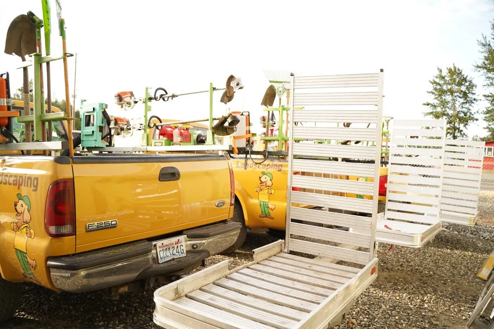 Expert garden landscaping experts serving Pensacola, FL - Augusta Lawn Care Service