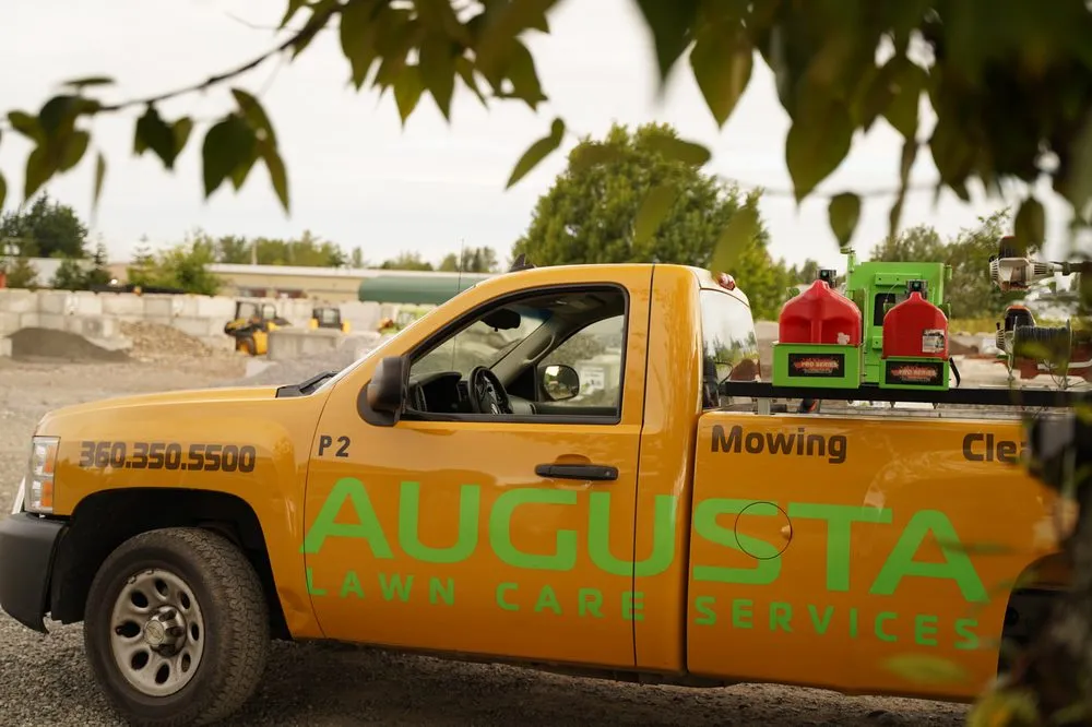 Custom yard cleanup service in Pensacola, FL by Augusta Lawn Care Service