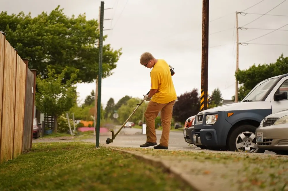 Reliable yard cleanup service in Pensacola, FL - Augusta Lawn Care Service