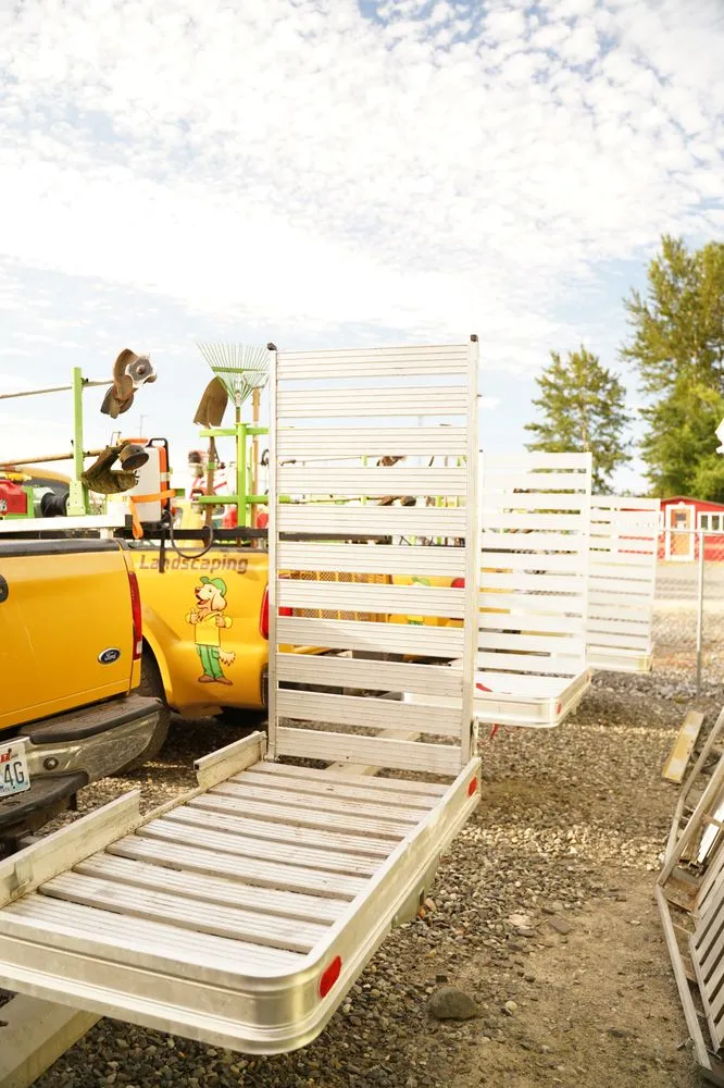 Top-rated lawn mowing service experts serving Pensacola, FL - Augusta Lawn Care Service