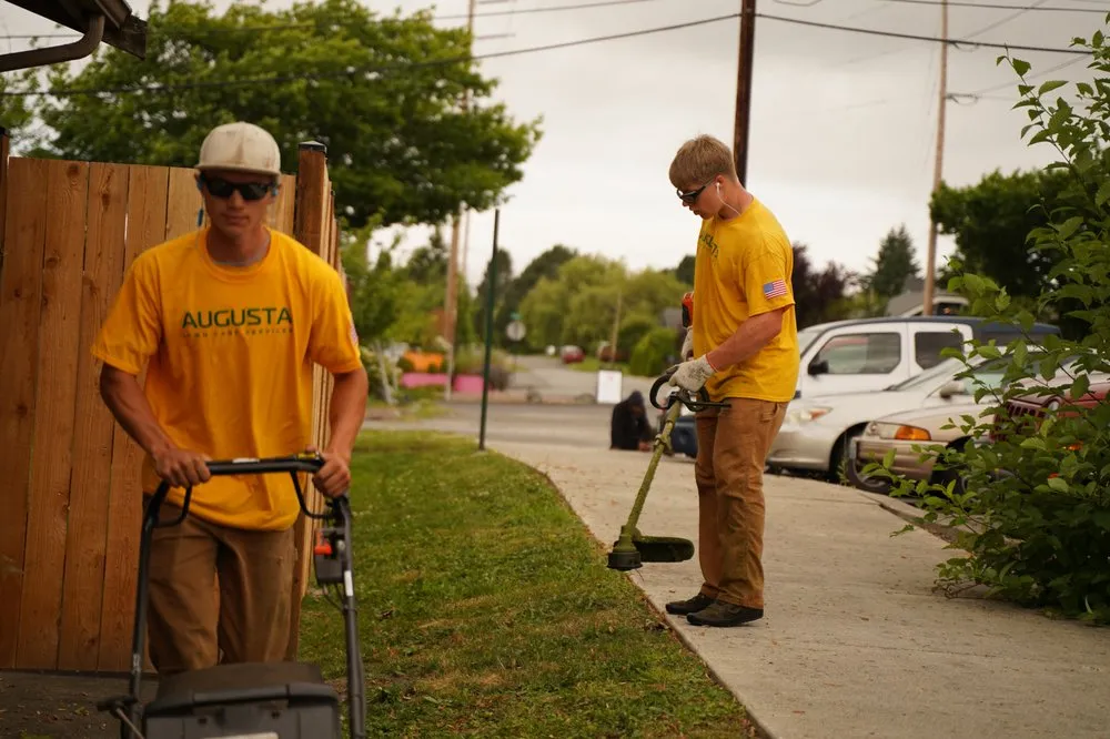 Local yard maintenance in Pensacola, FL - Augusta Lawn Care Service