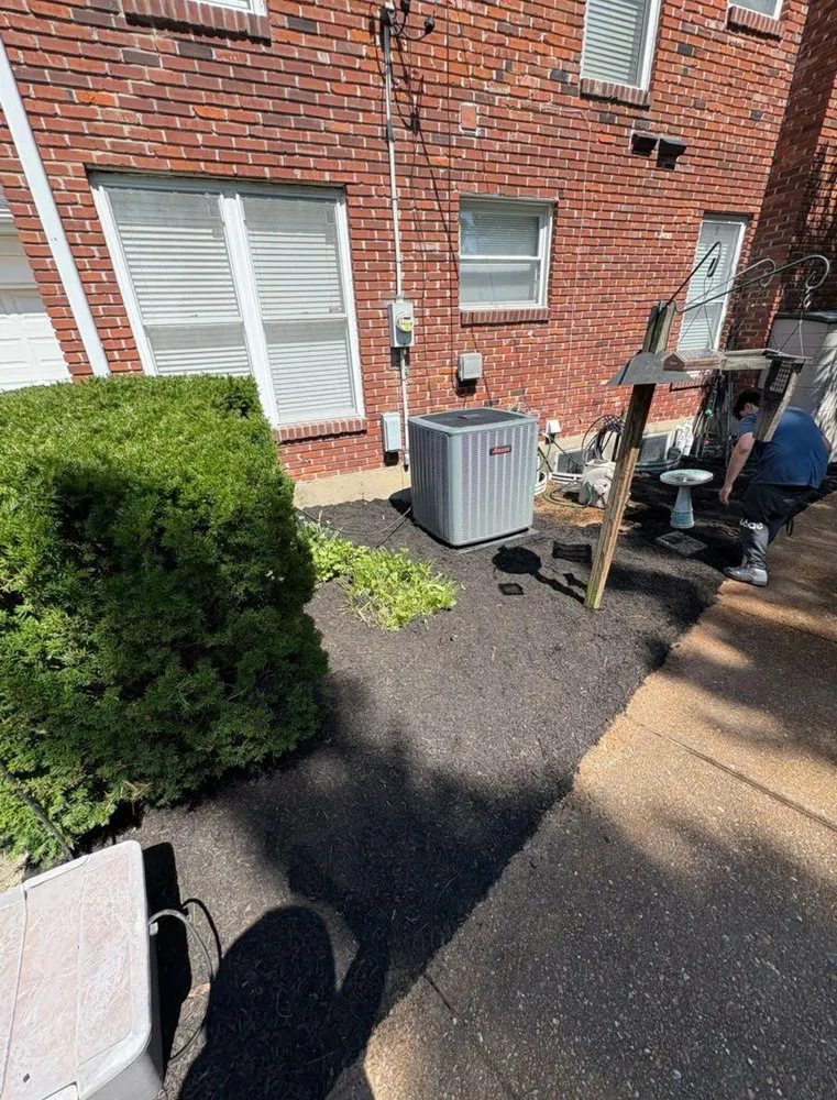 Professional lawn care service in Saint Louis, MO by Aura Outdoor Care