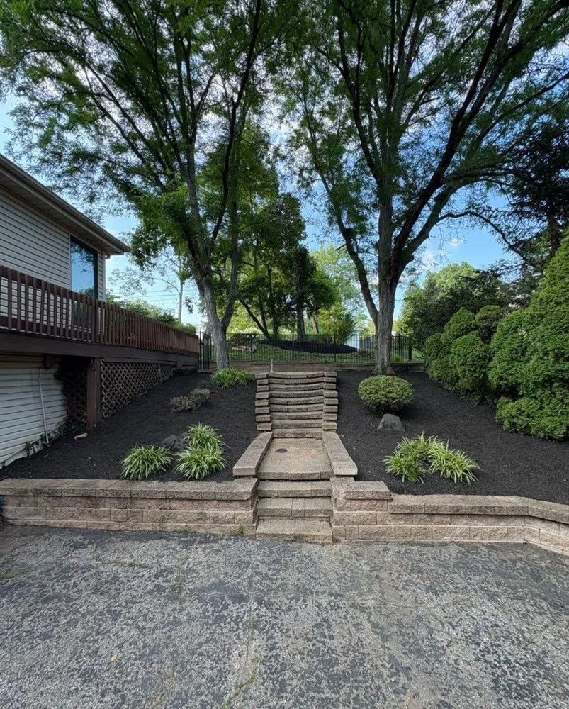 Custom landscaping services in Saint Louis, MO by Aura Outdoor Care