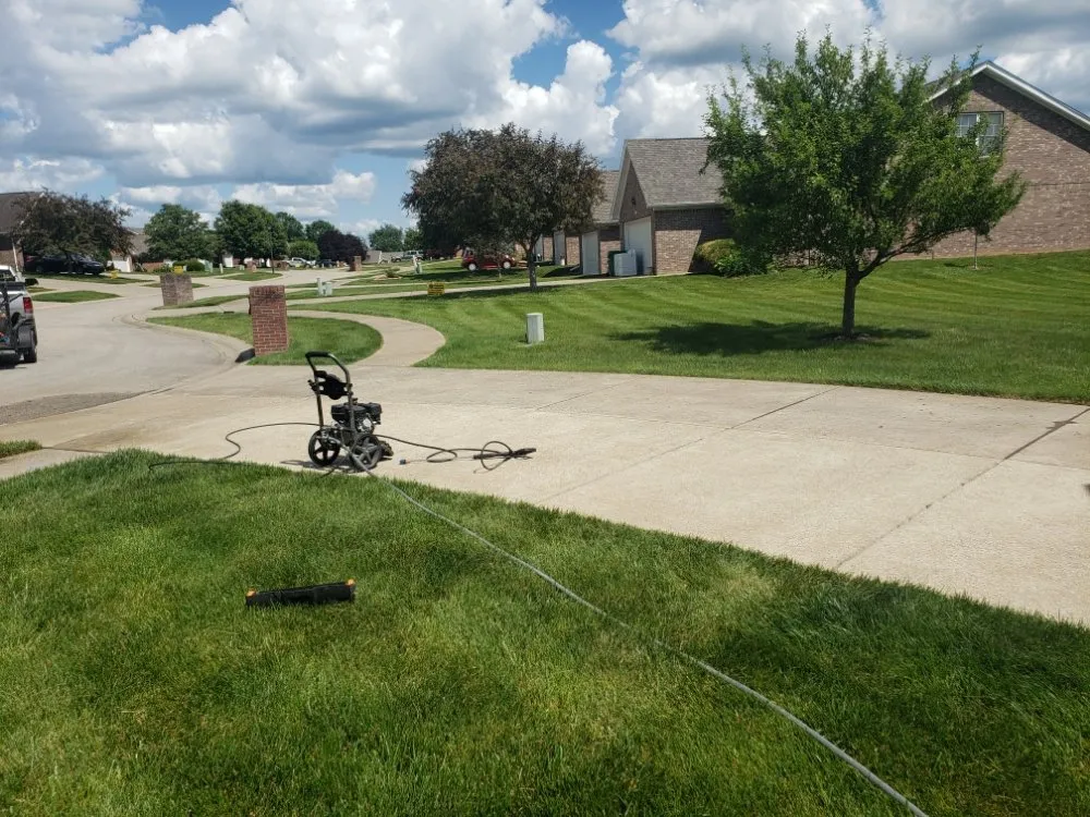 Affordable yard cleanup service in Louisville, KY by Aura Services