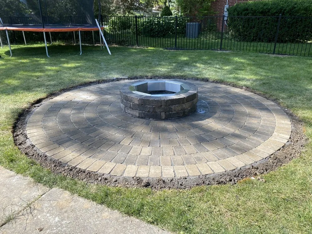 Top-rated lawn mowing service in Highwood, IL - Aurelio Landscaping