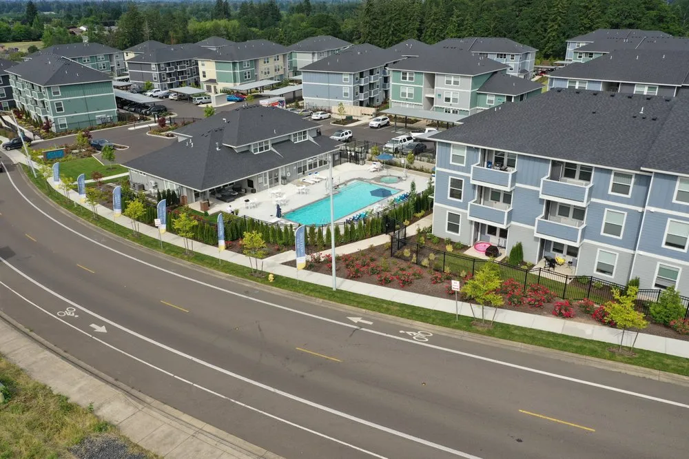 Expert lawn mowing service near you across Aurora, OR - Aurora Landscape