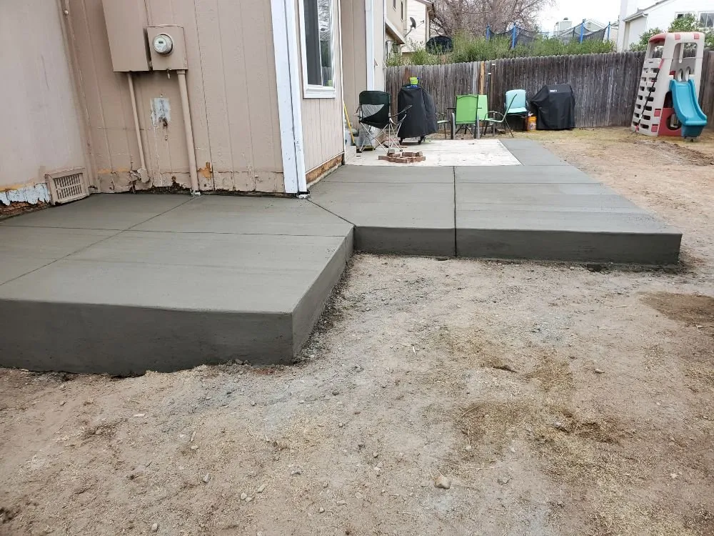 Custom yard cleanup service in Aurora, CO by Aurora Lawn service