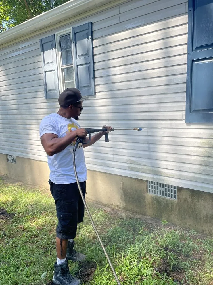 Professional lawn mowing service for beautiful yards in Ellendale, DE by Auryck