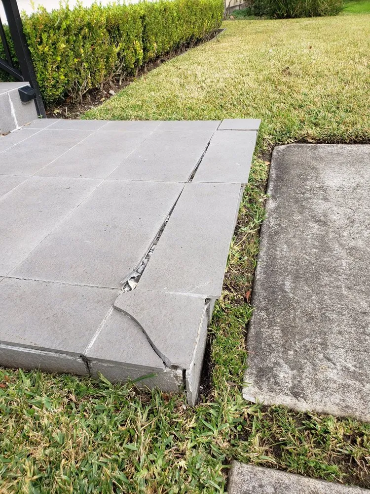 Professional yard maintenance in Houston, TX by Austin Landscaping