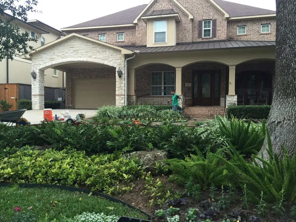 Custom outdoor landscaping experts serving Houston, TX - Austin Landscaping